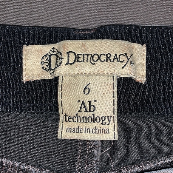 Democracy Jeans - Picture 3 of 7